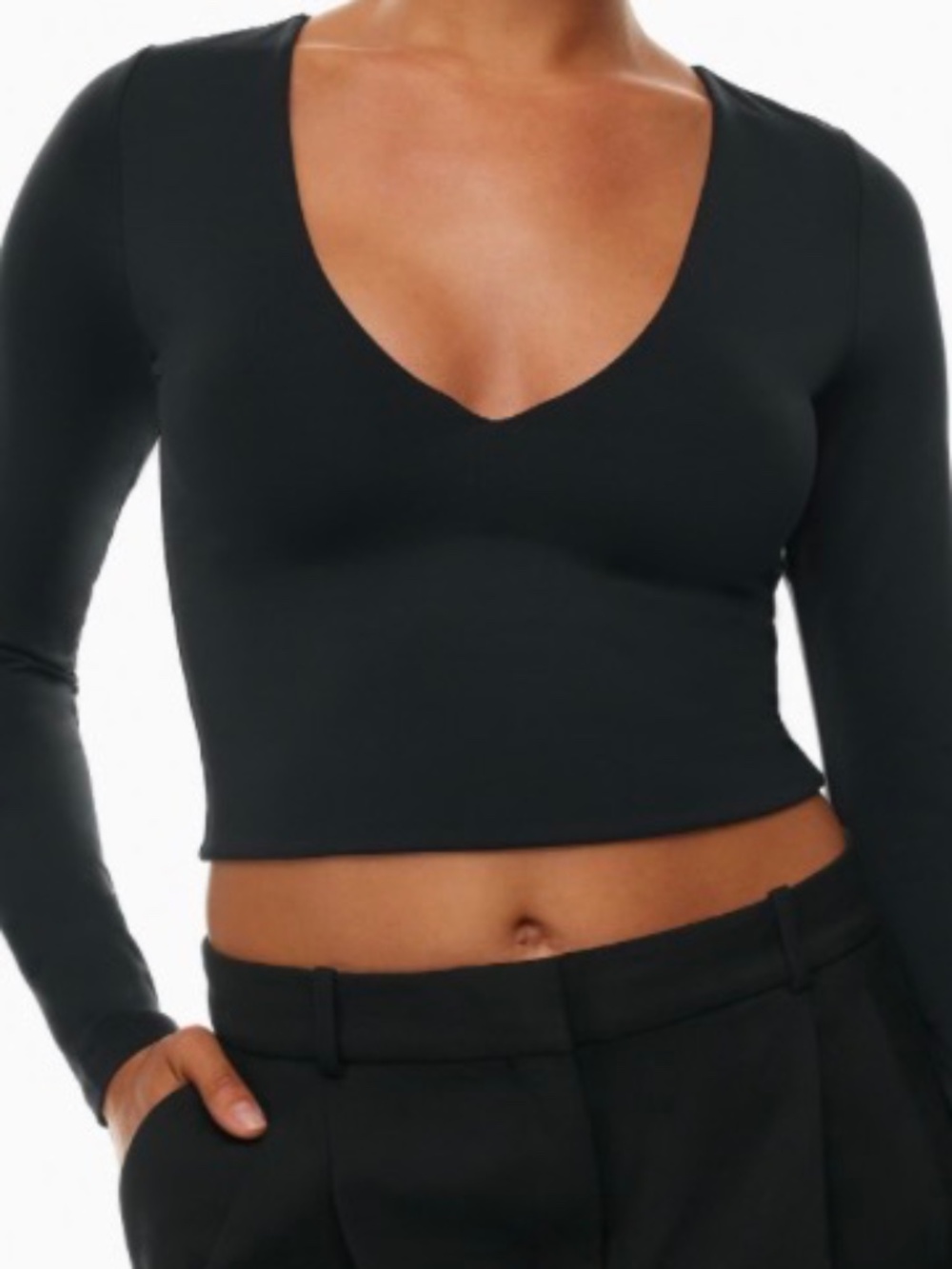 Aritzia Babaton Contour V-Neck Longsleeve Black XS